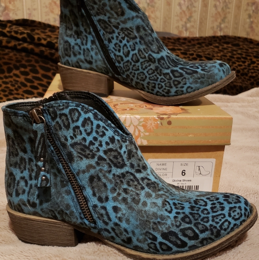 Very G Divine booties